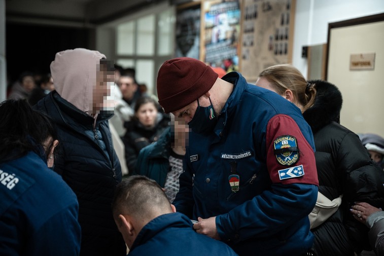 A fehérgyarmati gyűjtőpont éjszakai életképei