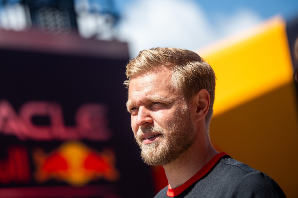 Kevin Magnussen, a Haas dán versenyzője