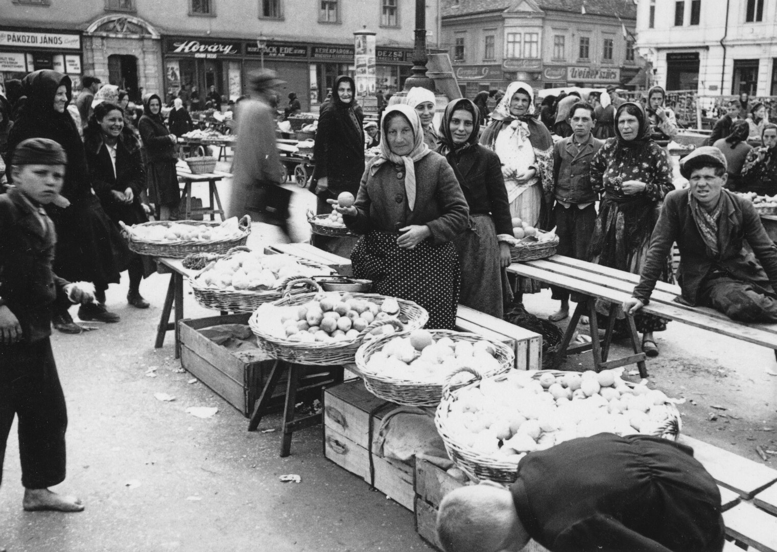 Életkép 1940-ből. Fotó: Id. Konok Tamás (Kép: fortepan, 43695) 