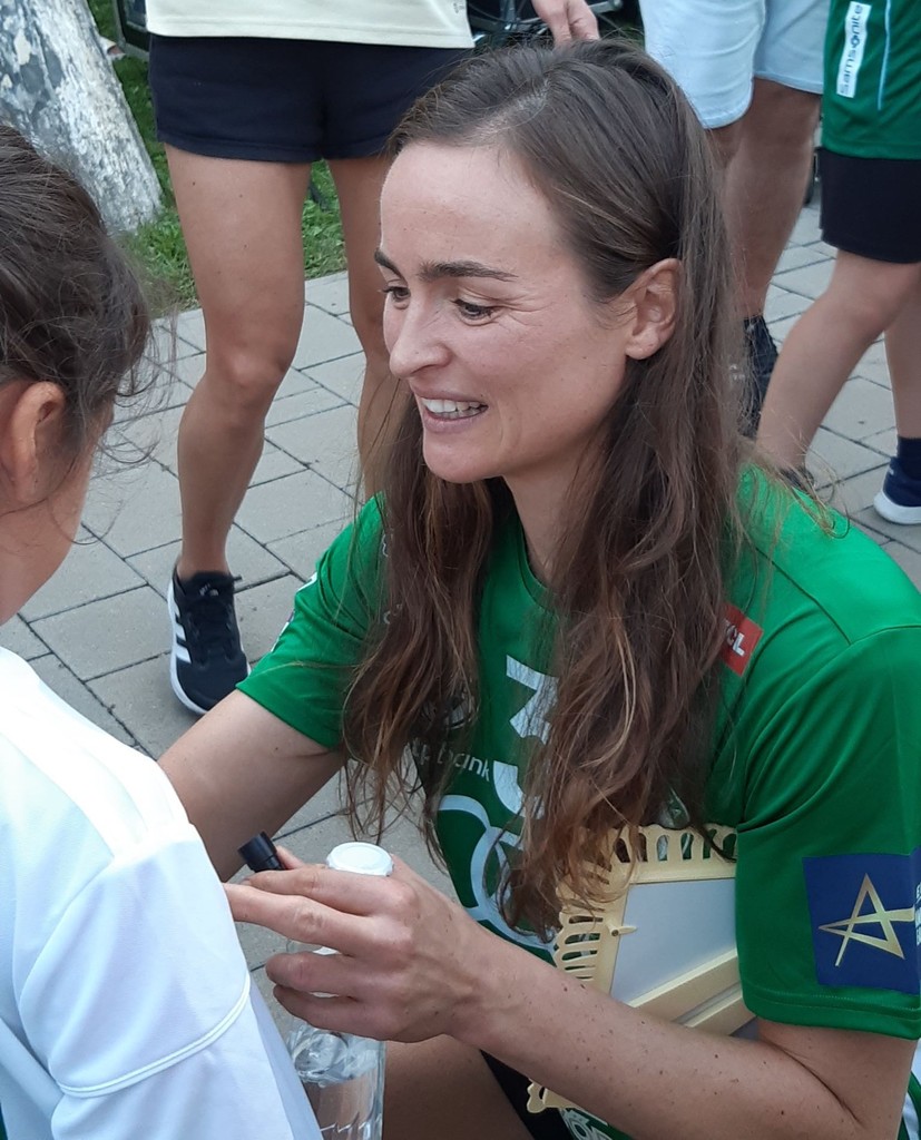 Szelfik és autogramok a szurkolói pikniken