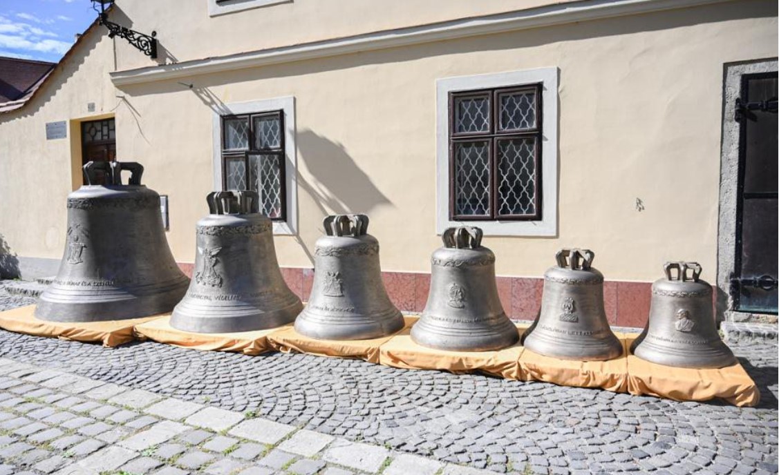 Megérkeztek a harangok