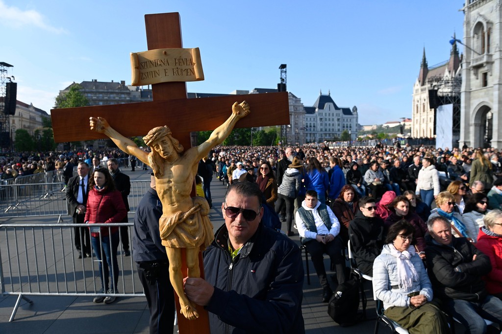 Pápai szentmise a Kossuth téren