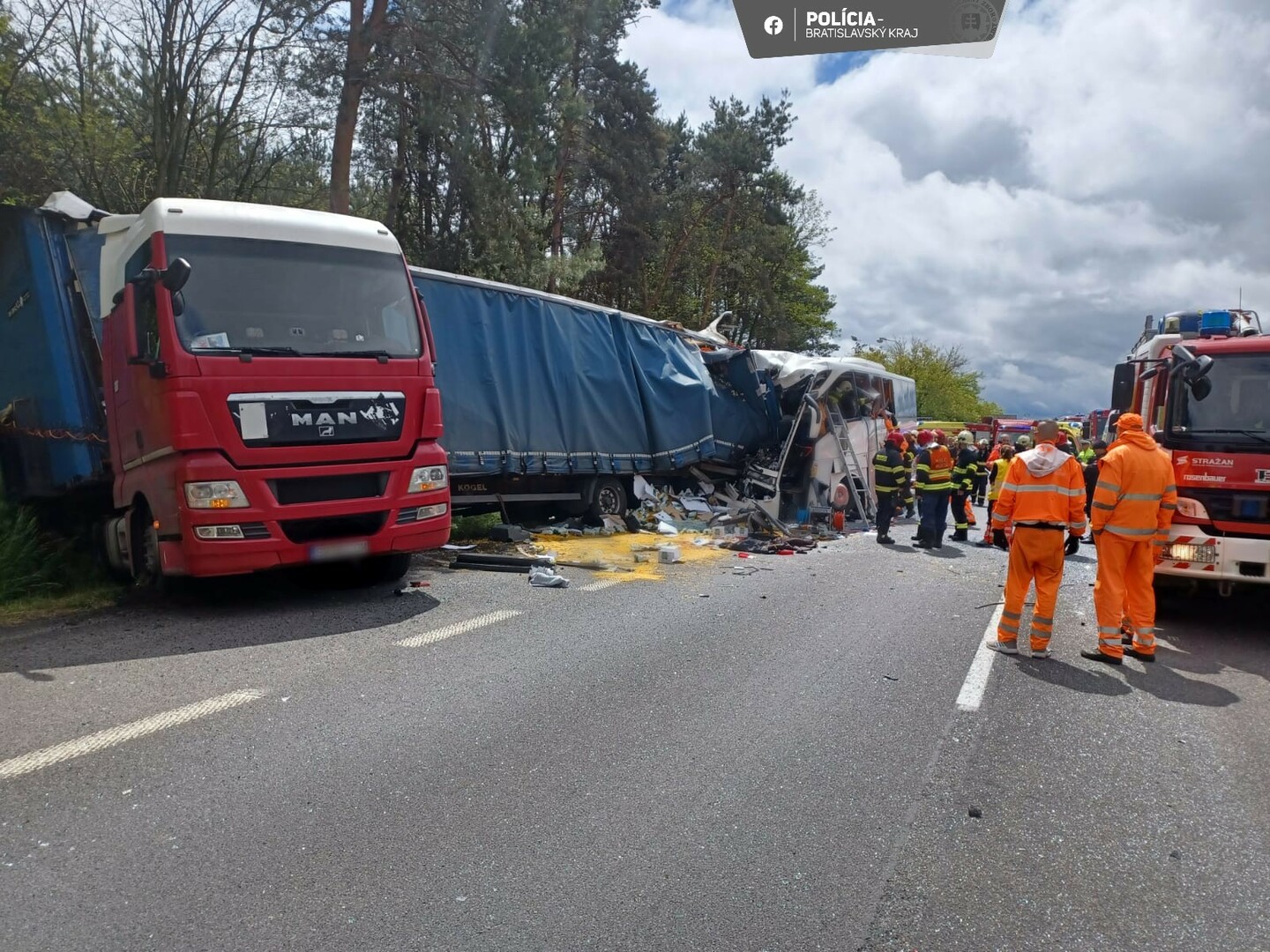 Magyar busz balesete Szlovákiában