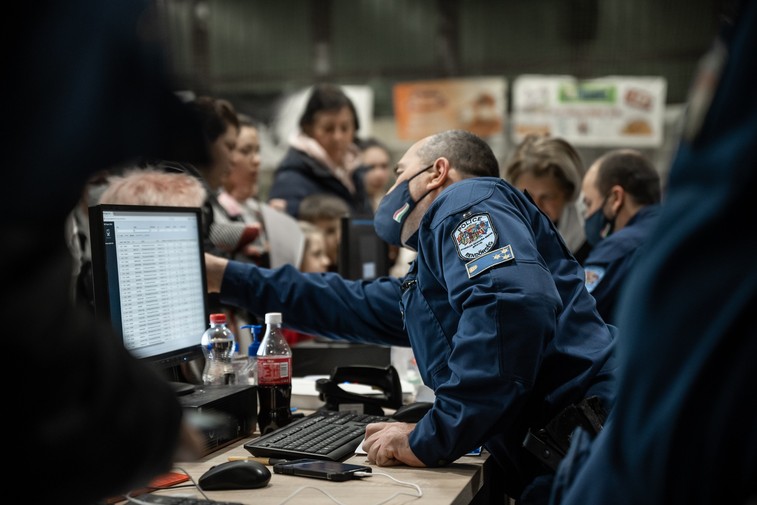 A fehérgyarmati gyűjtőpont éjszakai életképei: 