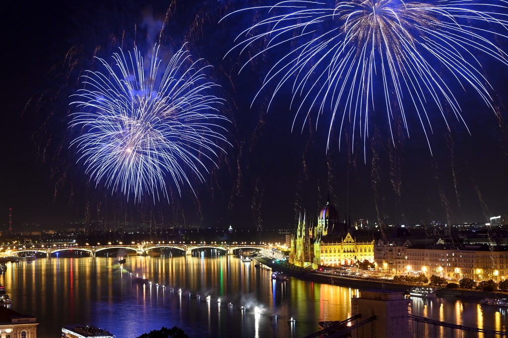 Tűzijáték Budapesten