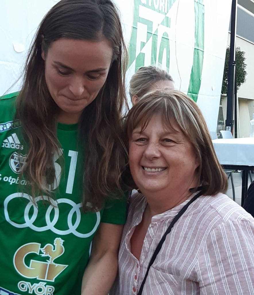 Szelfik és autogramok a szurkolói pikniken