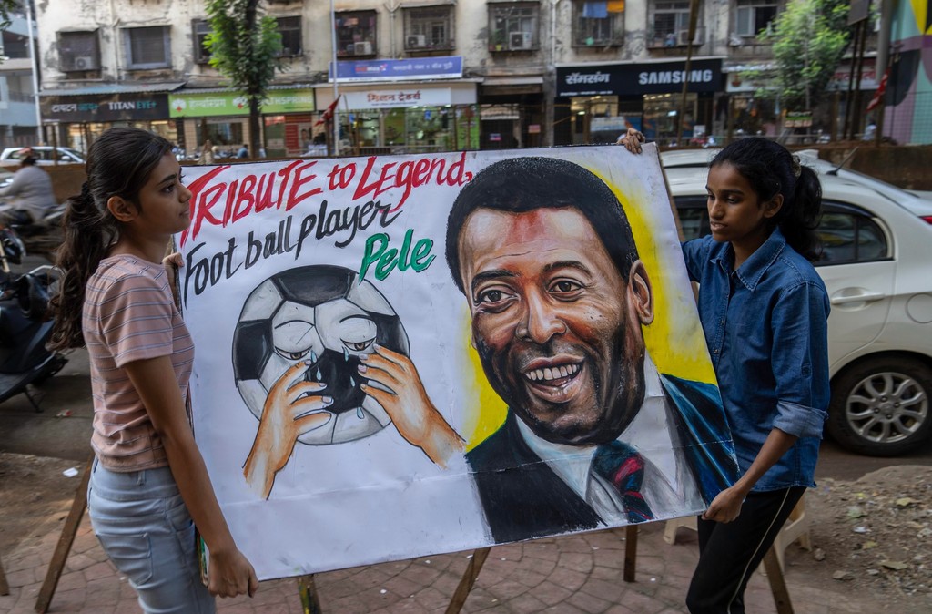 Pele háromszoros világbajnok labdarúgó. (Fotó: TASR/AP Photo/Rafiq Maqbool)