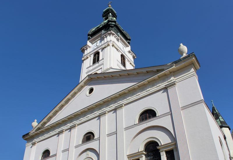 A győri székesegyházat II. János Pál emelte a bazilika rangjára 1996. szeptember 7-én. 