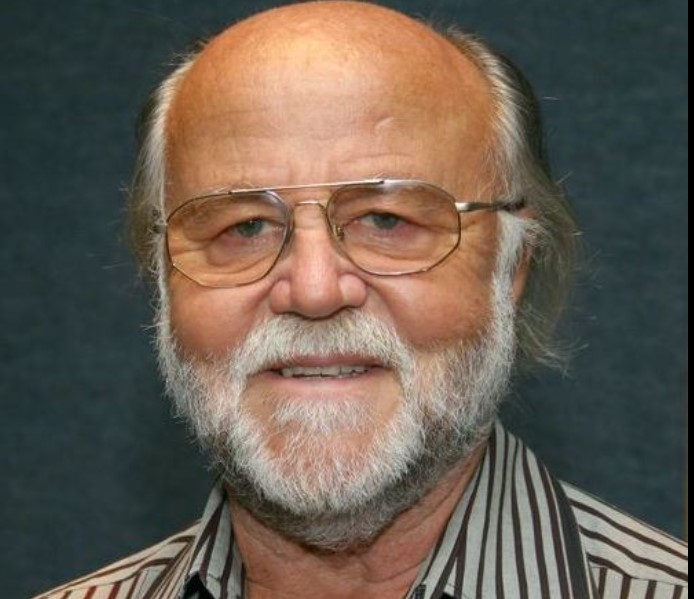 Haumann Péter Kossuth-díjas, a nemzet színésze (81). Korunk egyik legnépszerűbb színművésze volt, megszámlálhatatlan színházi és filmes szerepet játszott el. Minden stílusban otthon volt, III. Richárdtól az Indul a bakterházig. (Fotó: Wikipedia/Földi Tamás) 