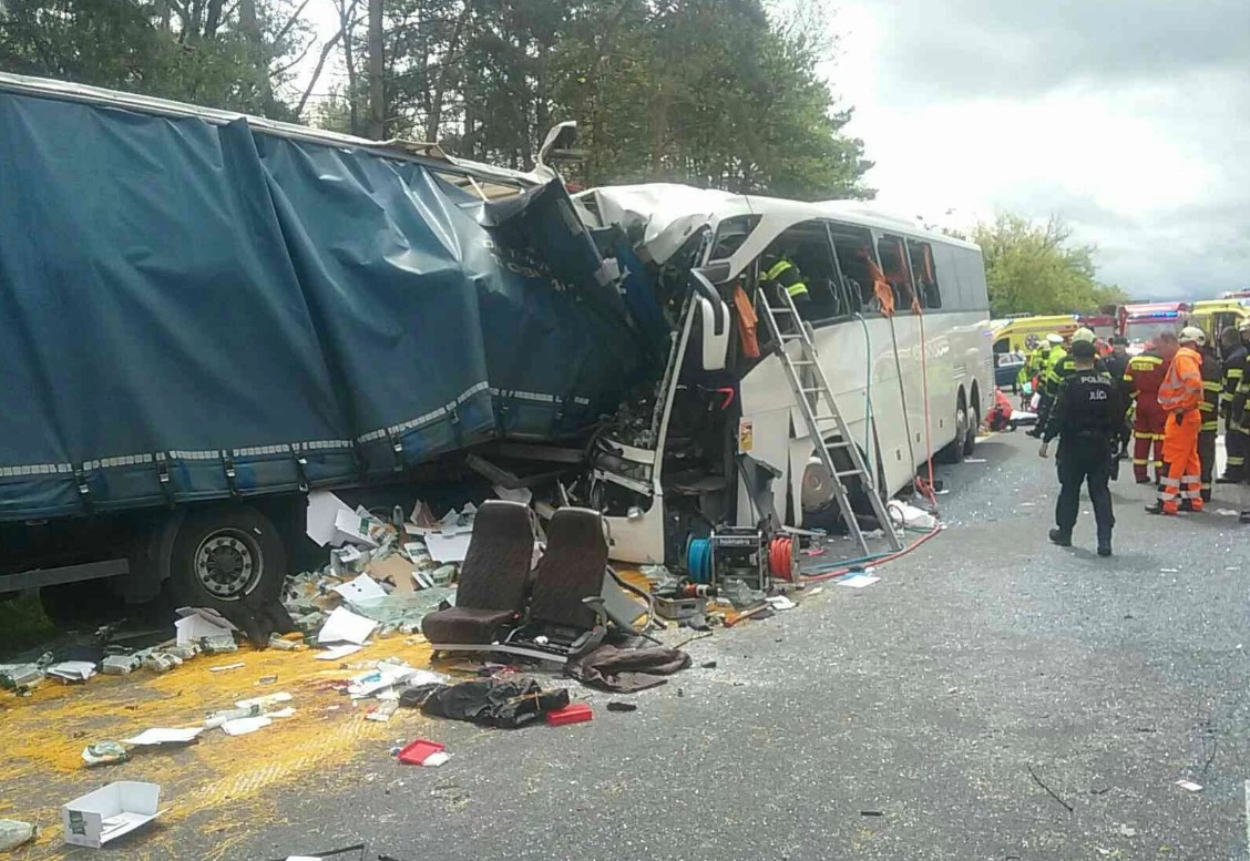 Magyar busz balesete Szlovákiában