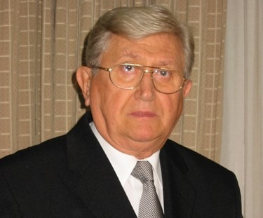 Vagyóczky Tibor Balázs Béla-díjas operatőr, rendező (91). Olyan filmeket fényképezett, mint Szegény gazdagok, Fűre lépni szabad, Pacsirta, vagy a magyar beatkorszakot bemutató, ma már dokumentum értékű Ezek a fiatalok.