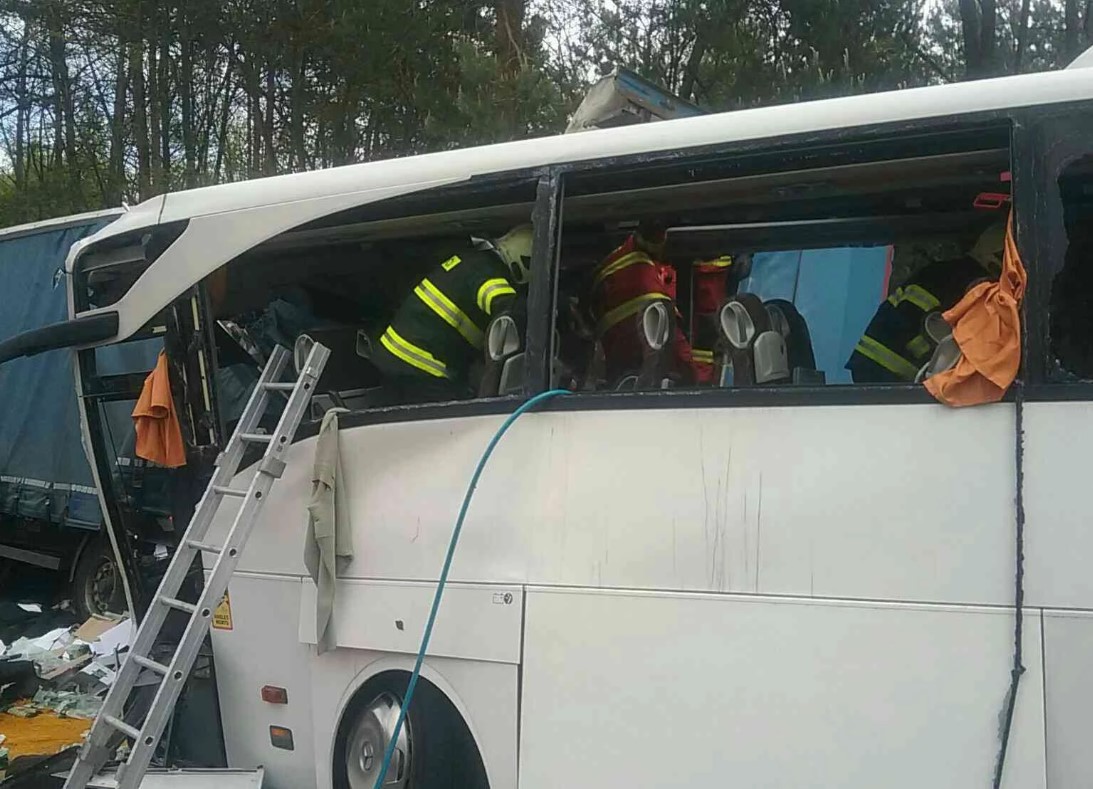 Magyar busz balesete Szlovákiában