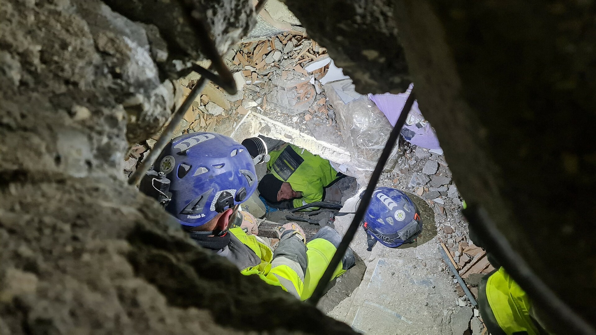 Megrendítő képek és sorok a 15 éves Ali mentési kísérletéről 