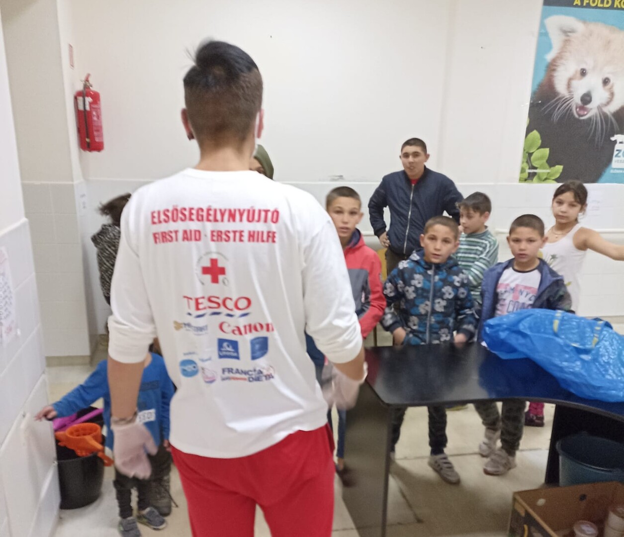 Így segít a Vöröskereszt