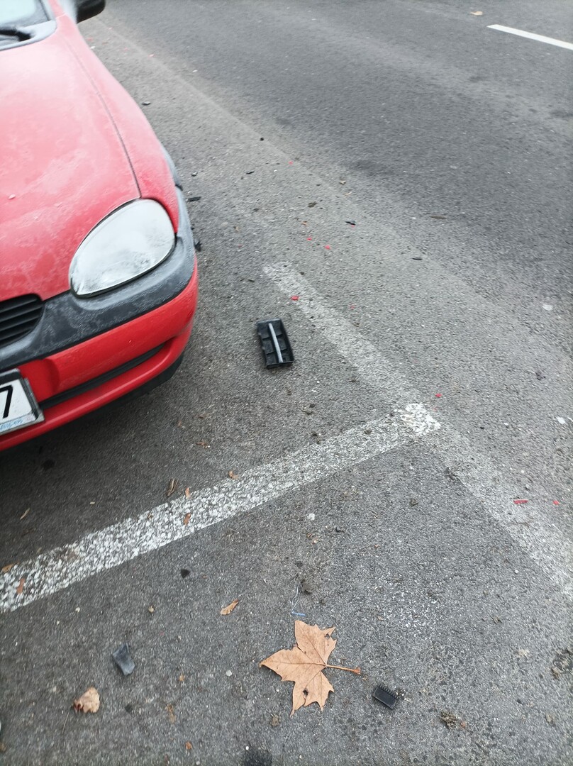 Valaki rommá törte reggel egy győri család autóját