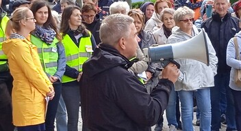 Tüntettek a győrszentiváni civilek-2