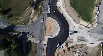 Épül a körforgalom Győr határában-1
