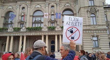 Tüntettek a győrszentiváni civilek-3