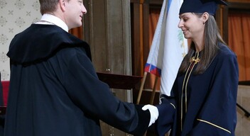 Bepótolták az elmaradt diplomaosztókat-4