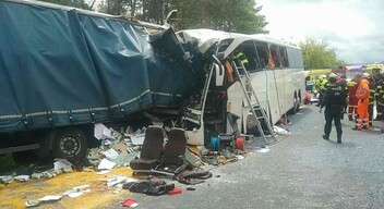 Magyar busz balesete Szlovákiában-4