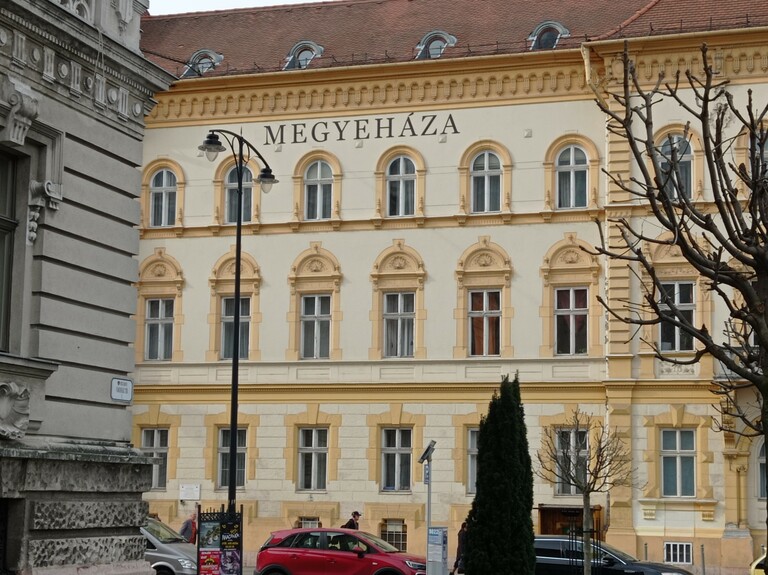 megyeháza