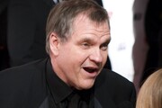 Meat Loaf amerikai rockénekes és színész (74). Eredeti neve Michael Lee Aday. Grammy-díjas. A Bat Out of Hell című albumából több mint 43 millió példányt adták el. Több mint ötven filmben és televíziós műsorban szerepelt. Játszott a Rocky Horror Showban és a Harcosok klubjában is. (Fotó: Wikipedia/christopher simon) -12