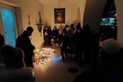 Gyertyagyújtással és könnyekkel emlékeztek a Prohászka-iskola tragikusan elhunyt igazgatójár-14