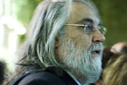 Vangelis görög zeneszerző (79). Oscar-díjas, az elektronikus zene kiemelkedő alakja, az Aphrodite’s Child alapító tagja. A Tűzszekerek, a Szárnyas fejvadász, az 1492 – A Paradicsom meghódítása és a Nagy Sándor, a hódító című filmek zenéjének szerzője. (Fotó: Wikipedia/NikolasforWiki)-4