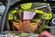 Lewis Hamilton, a Mercedes brit versenyzője a Forma-1-es Magyar Nagydíj második szabadedzésén-9