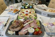 Simon Róbert Balázs: „Húsvéti ünnepi asztalunk; hagyományosan főtt tojással, sonkával és friss sajtos karikával.”-5